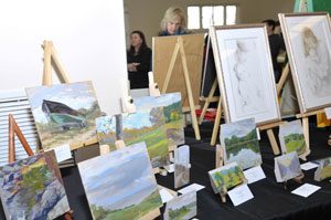 Patrons browsed NWAG’s inaugural pop-up show at the Chappaqua Community Center. Above, works by Guild Artist Chrissanth Green-Gross, a teacher at the Katonah Art Center.