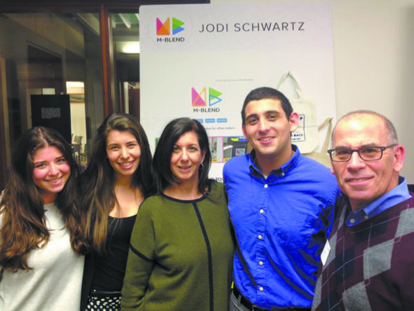 e Schwartz Family (L-R): Stacie, Jodi, Arlene, Zachary & Neal