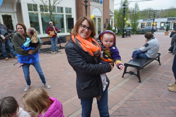 first thursday.mom
